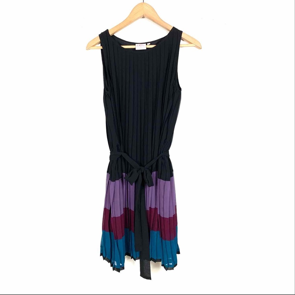 Leona Edmiston Dress Black Chiffon Size 8 Belted